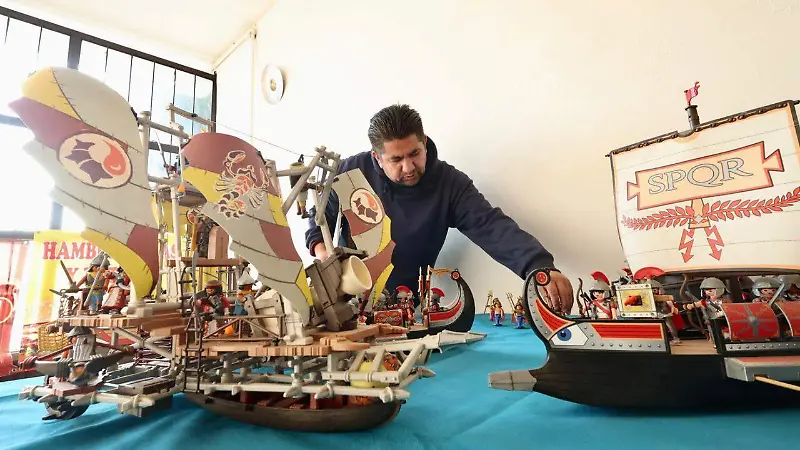 Miles de piezas forman el mundo de los Playmocuates